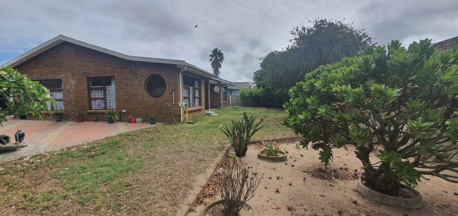 3 Bedroom Property for Sale in Heiderand Western Cape
